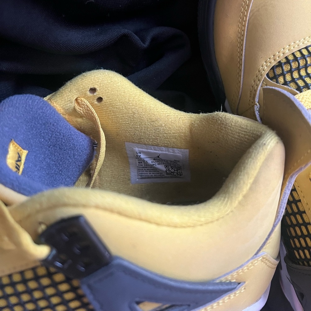 Black Friday only price 🖤 Jordan retro 4 lightening Yellow big Kids Sneakers sz6 - Picture 13 of 14